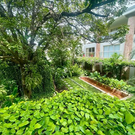 Modern Comfort - Spacious 2Br In Walled City